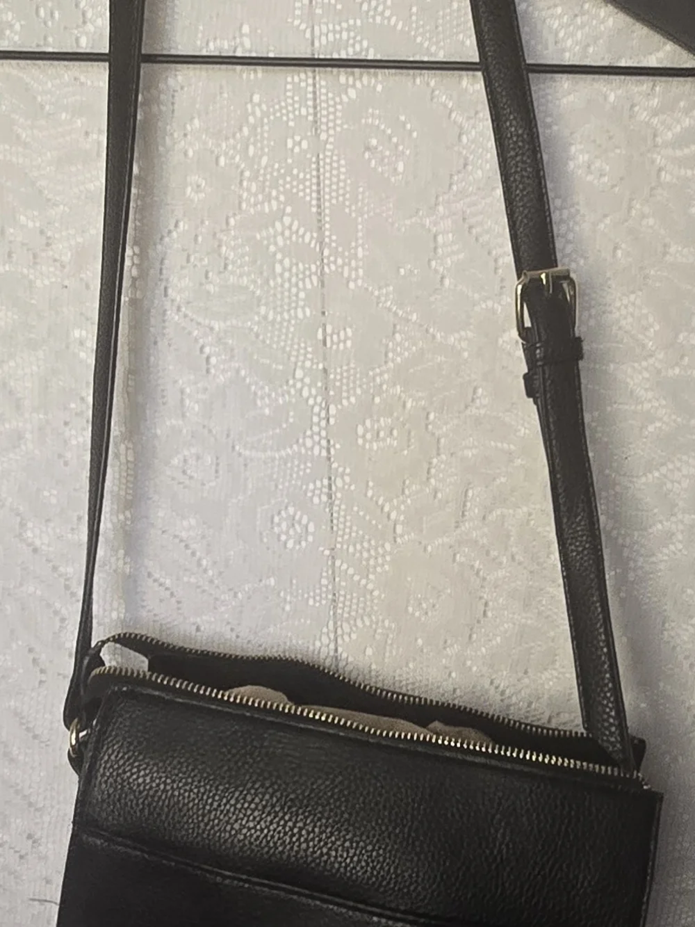 ​Steve Madden Black Pebbled Crossbody Camera Bag Multi Compartment Gold Zipper
